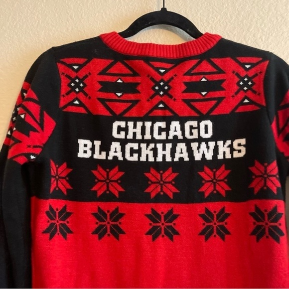 NHL Chicago Black Hawks Winter Christmas Holiday Sweater Hockey Women's M - Picture 5 of 7